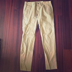 Men’s khaki pants
